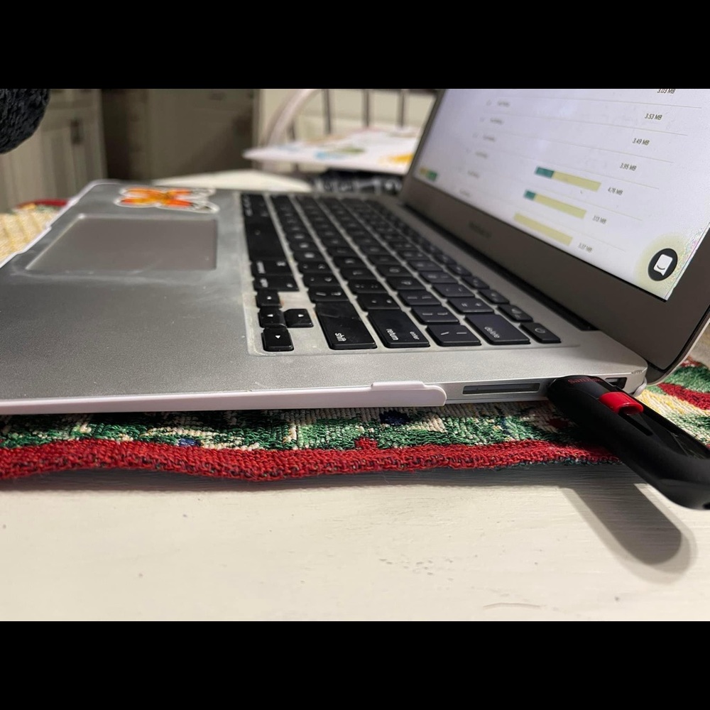 MACBOOK PRO 2013 13 Inch Model A1466 EMC 2632 Class 8 Specifications